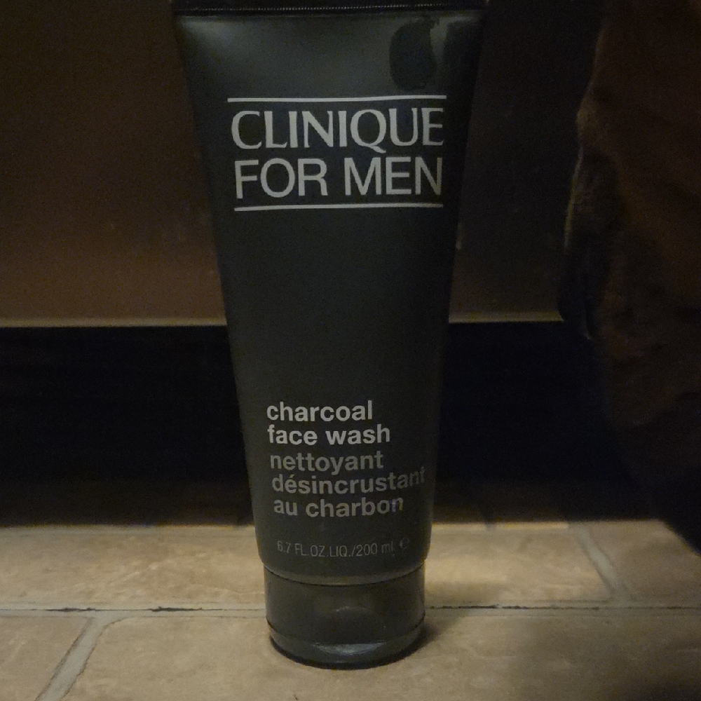 Clinique For Men Charcoal Face Wash - Gray